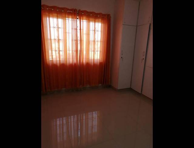 2 BEDROOM PROPERTY TO RENT IN OVERPORT